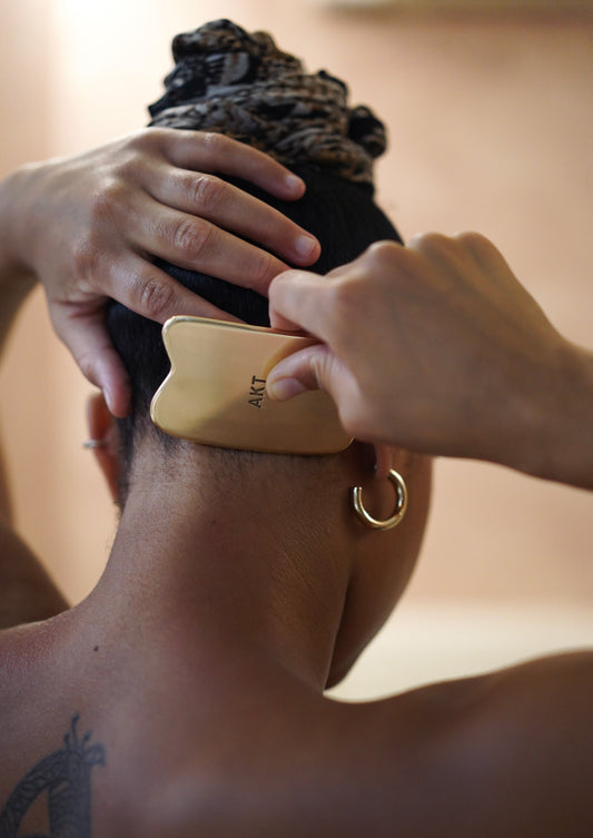 THE POWER OF SELF-MASSAGE - USE THE APPLICATOR TO TRANSFORM YOUR HOME RITUAL